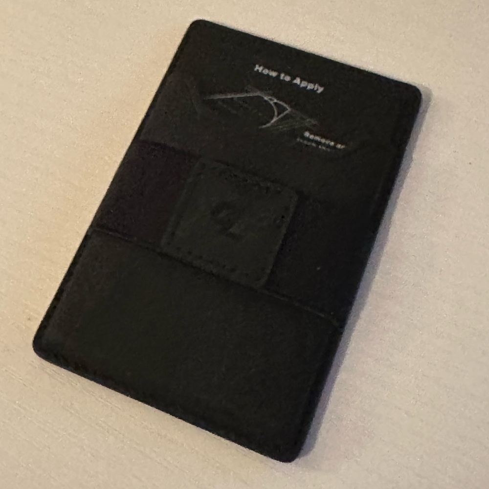 Groove Life MagSafe Black Card Holder